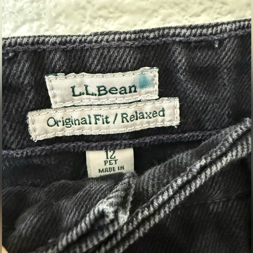 L.L. Bean Original Fit Relaxed Jeans 12 Petite - Picture 2 of 4